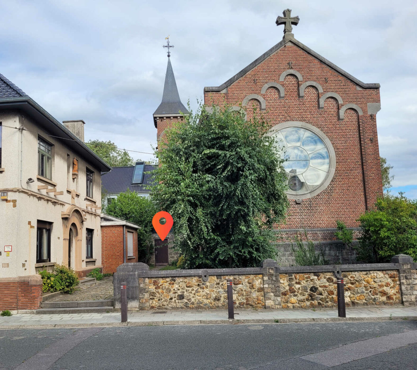 Rue du Pourcelet, n°98 à 7000 Mons. Local AGHB- Mons